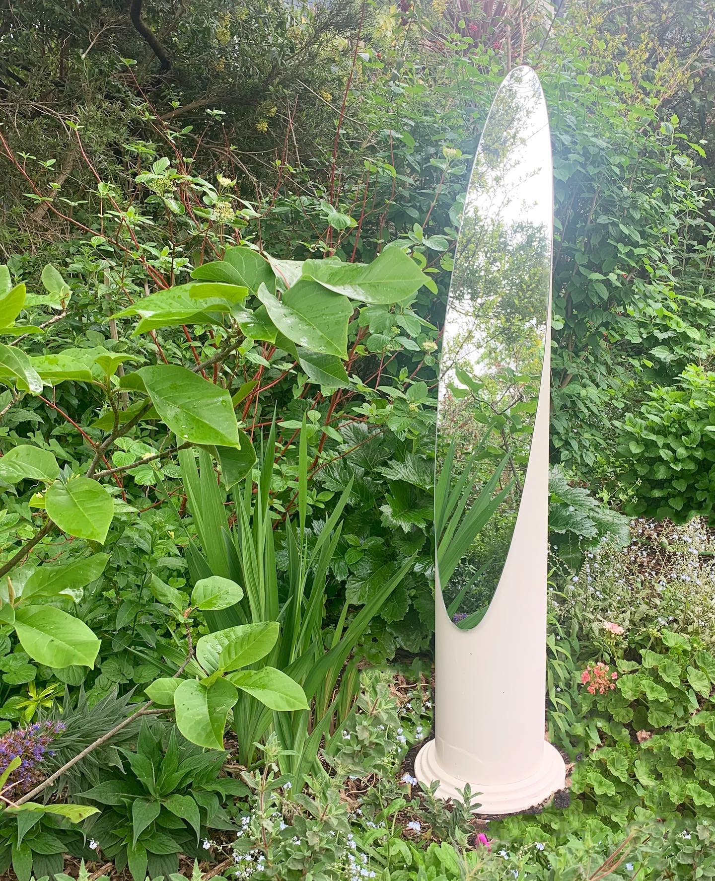 White 70's Lipstick Mirror