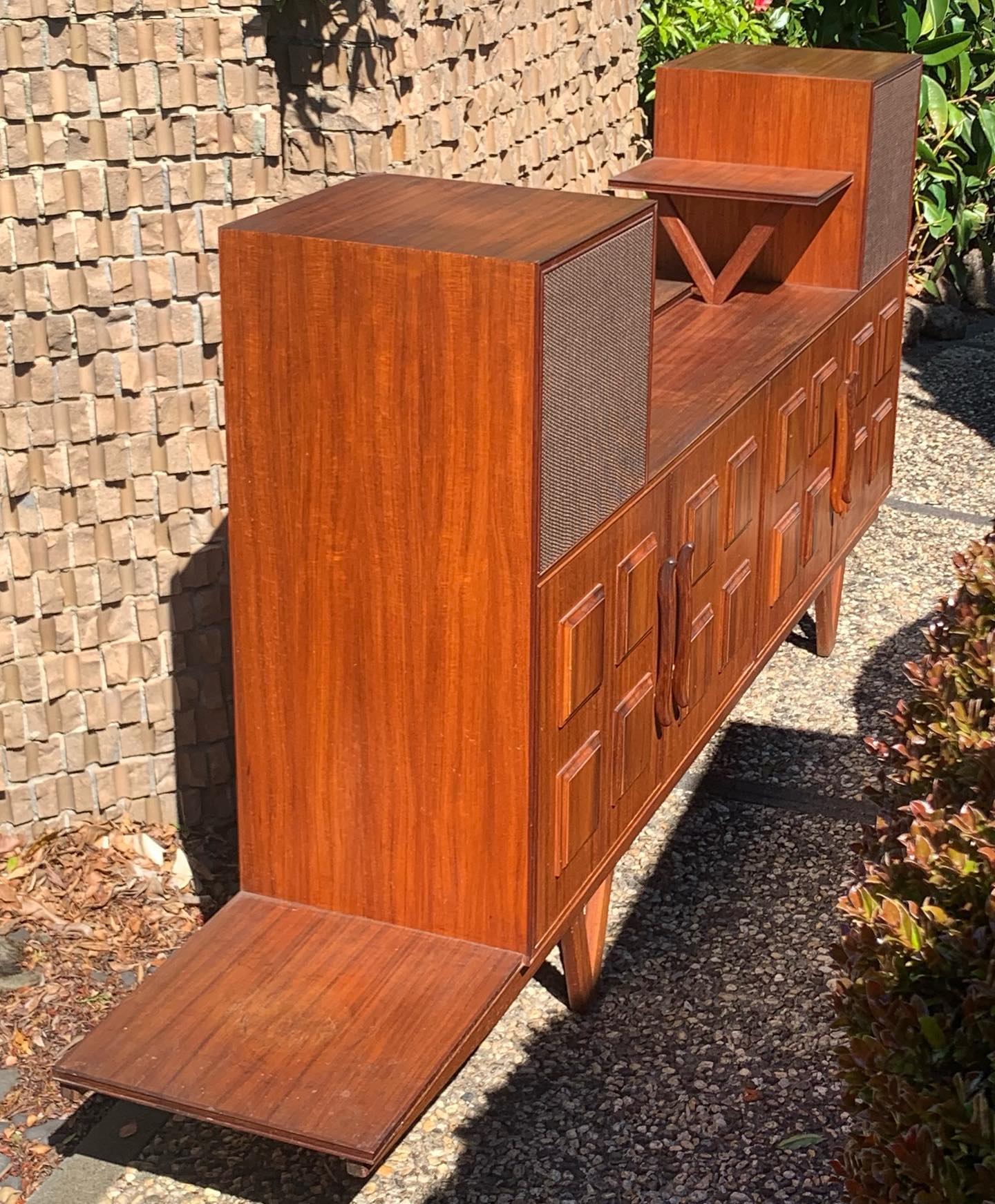 Dario Zoureff Sideboard