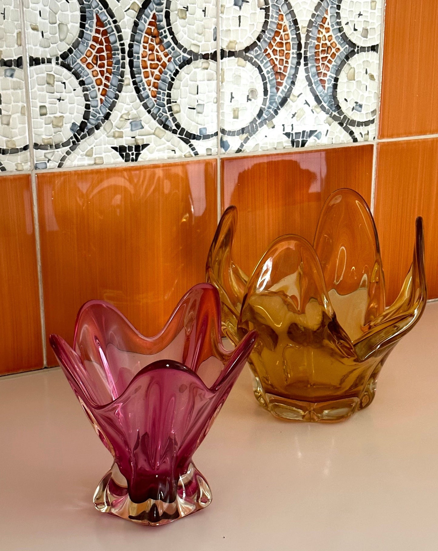 Vintage Art Glass Handkerchief Bowl