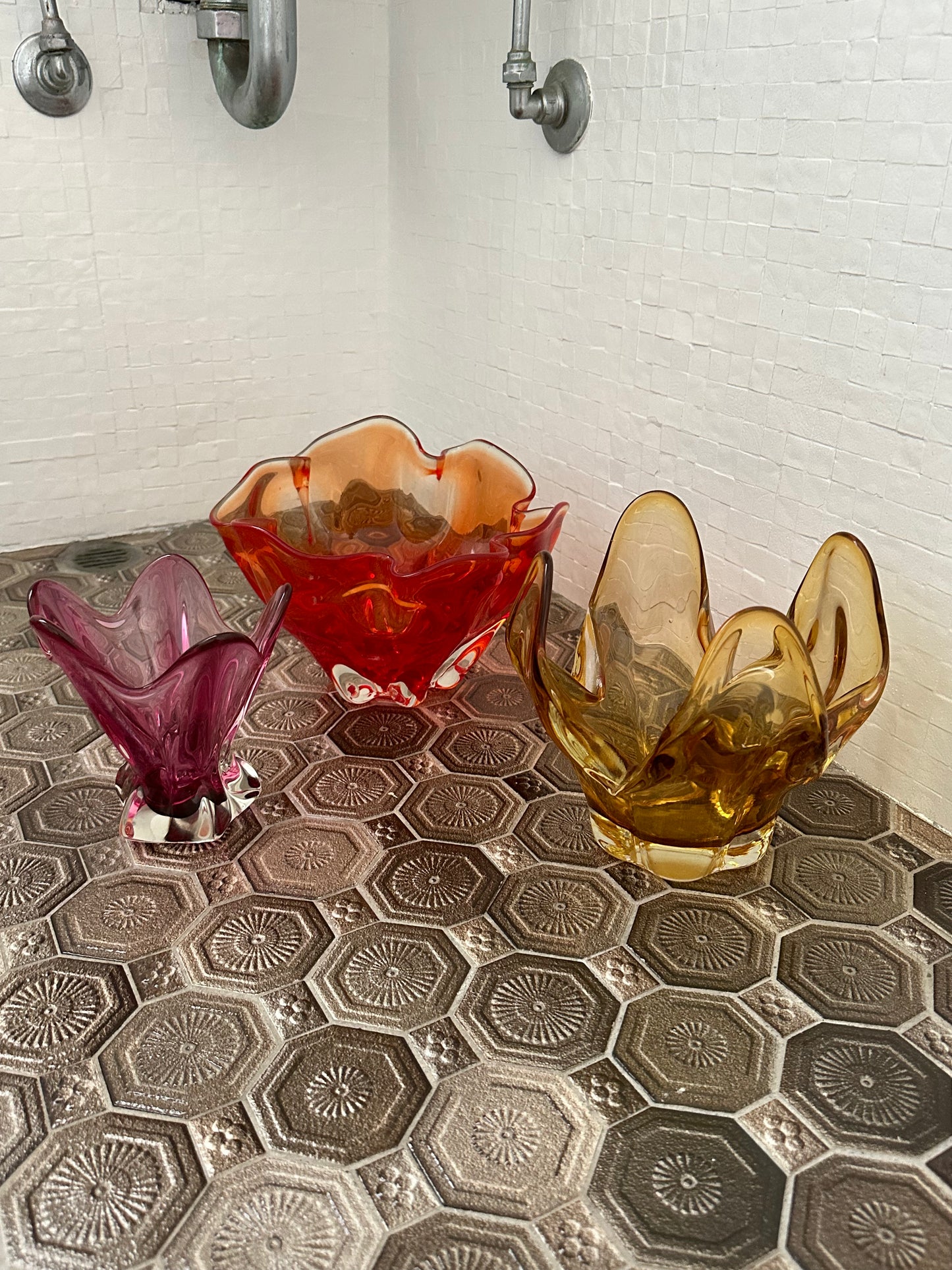 Vintage Art Glass Handkerchief Bowl