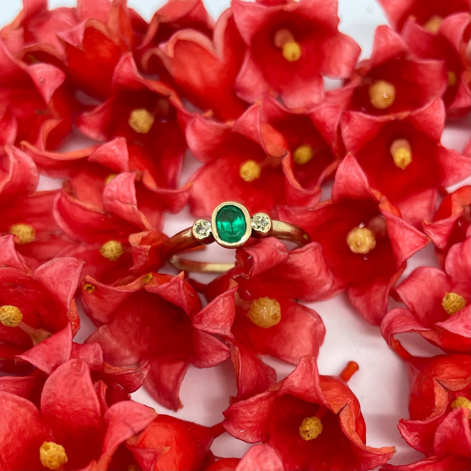 9ct gold gilson emerald and diamond ring