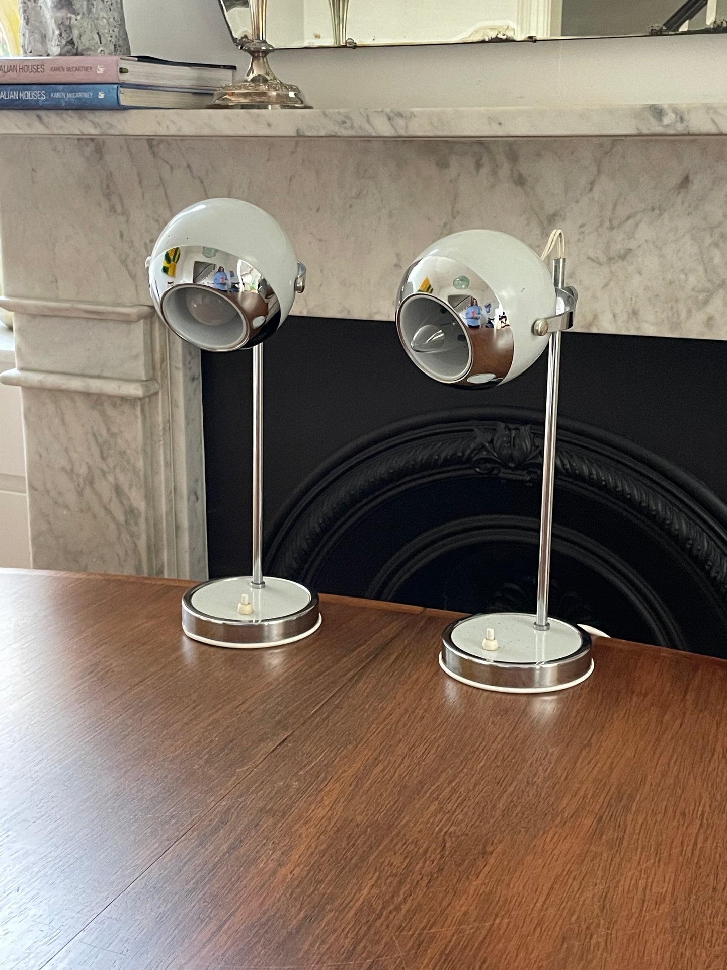 Eyeball Lamp