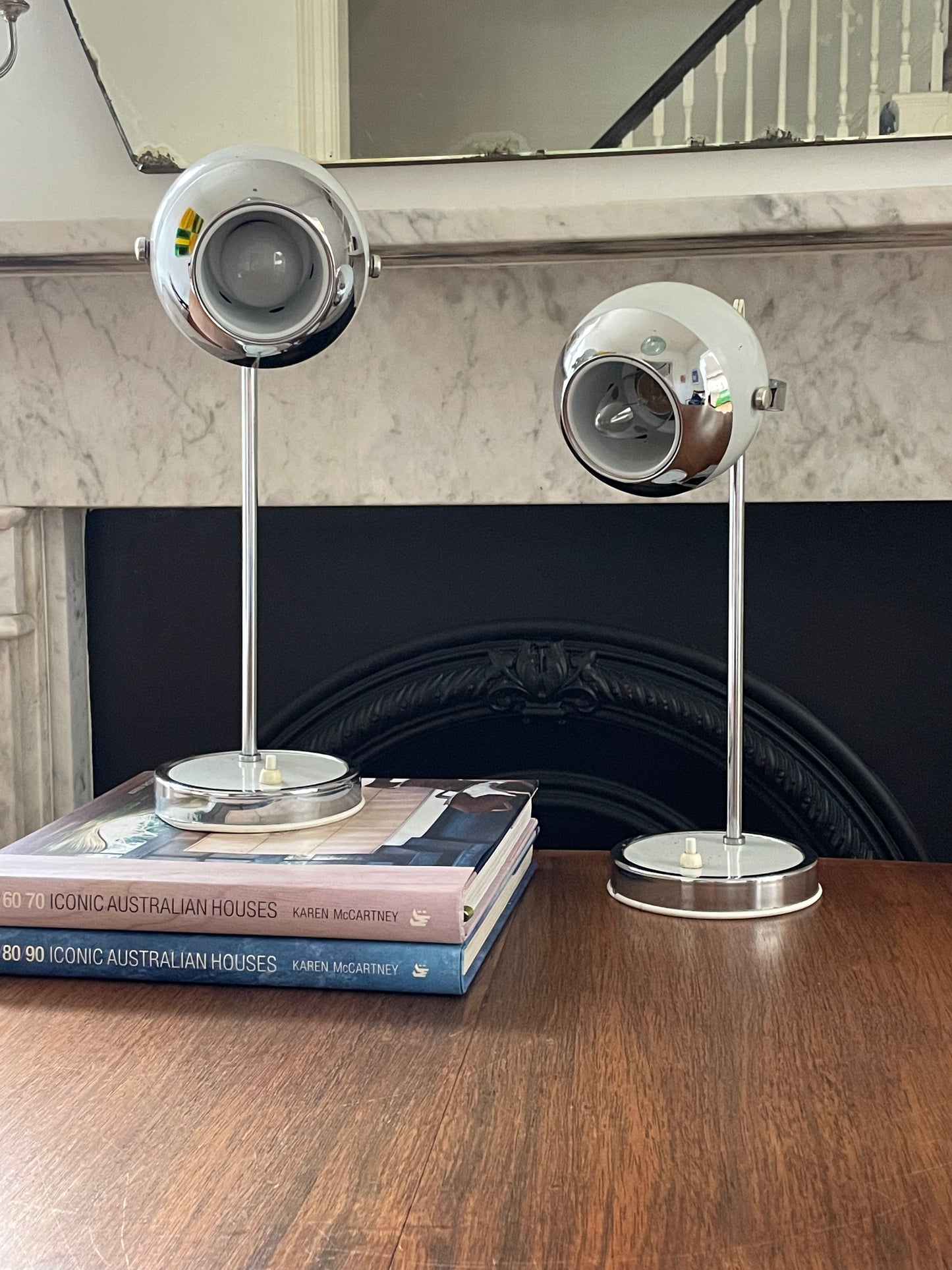 Eyeball Lamp