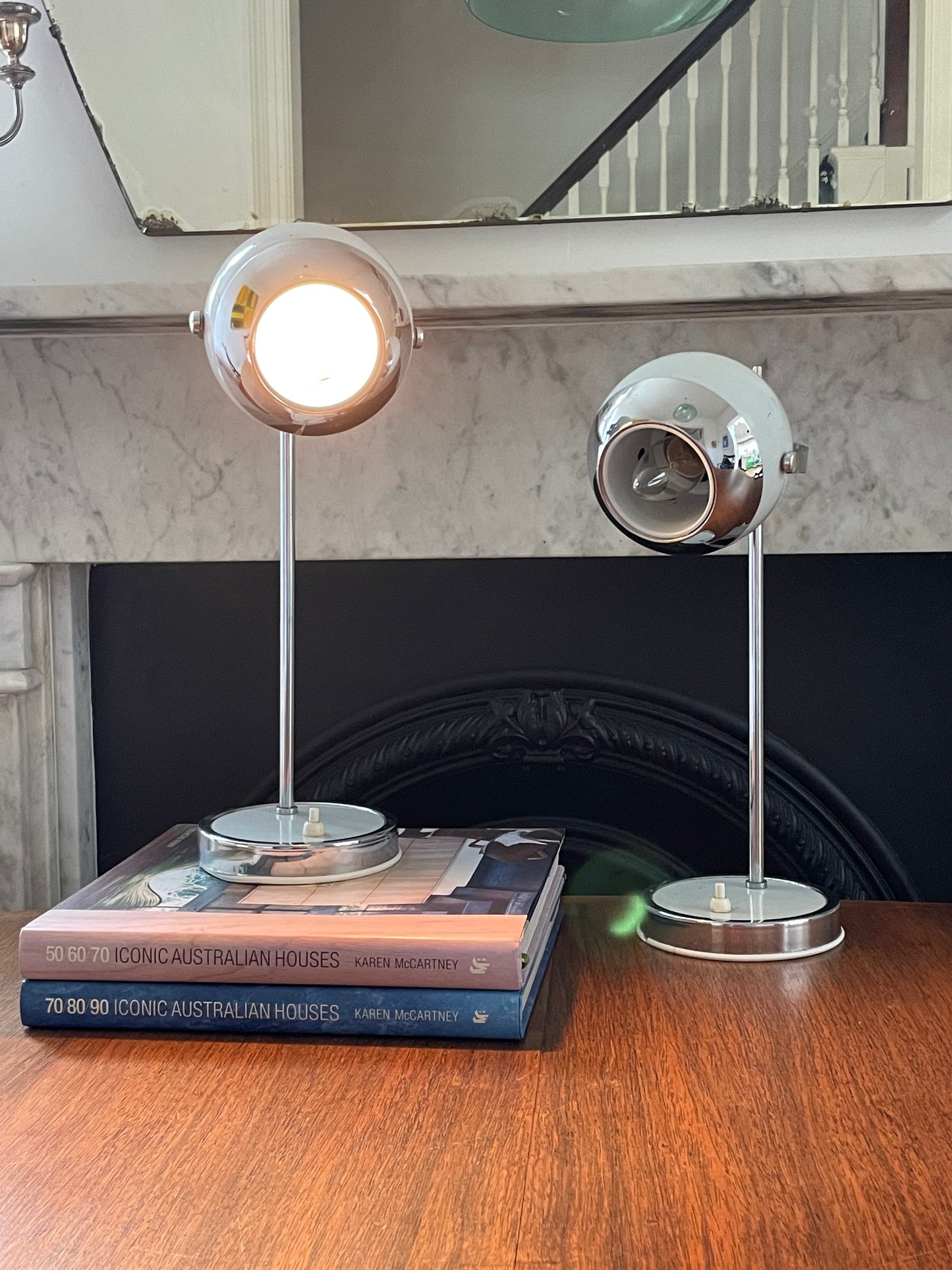 Eyeball Lamp