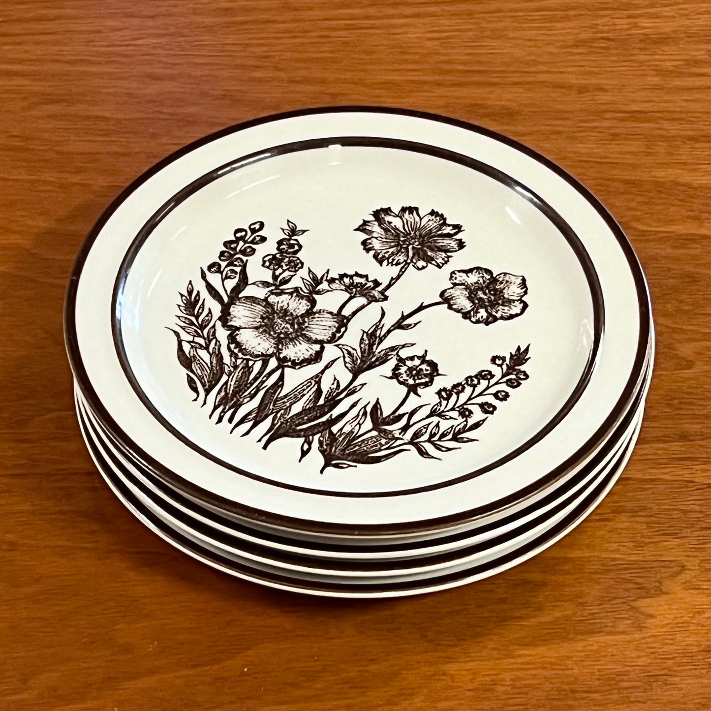 Design Four Stoneware Japan
