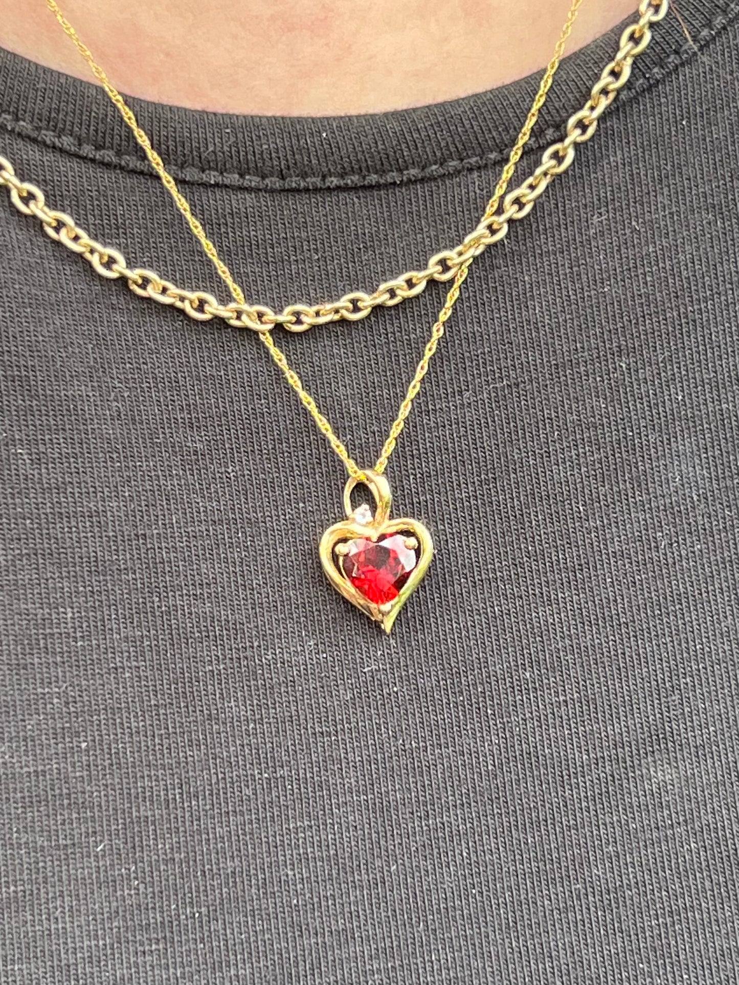 9ct garnet and white stone heart shaped pendant necklace