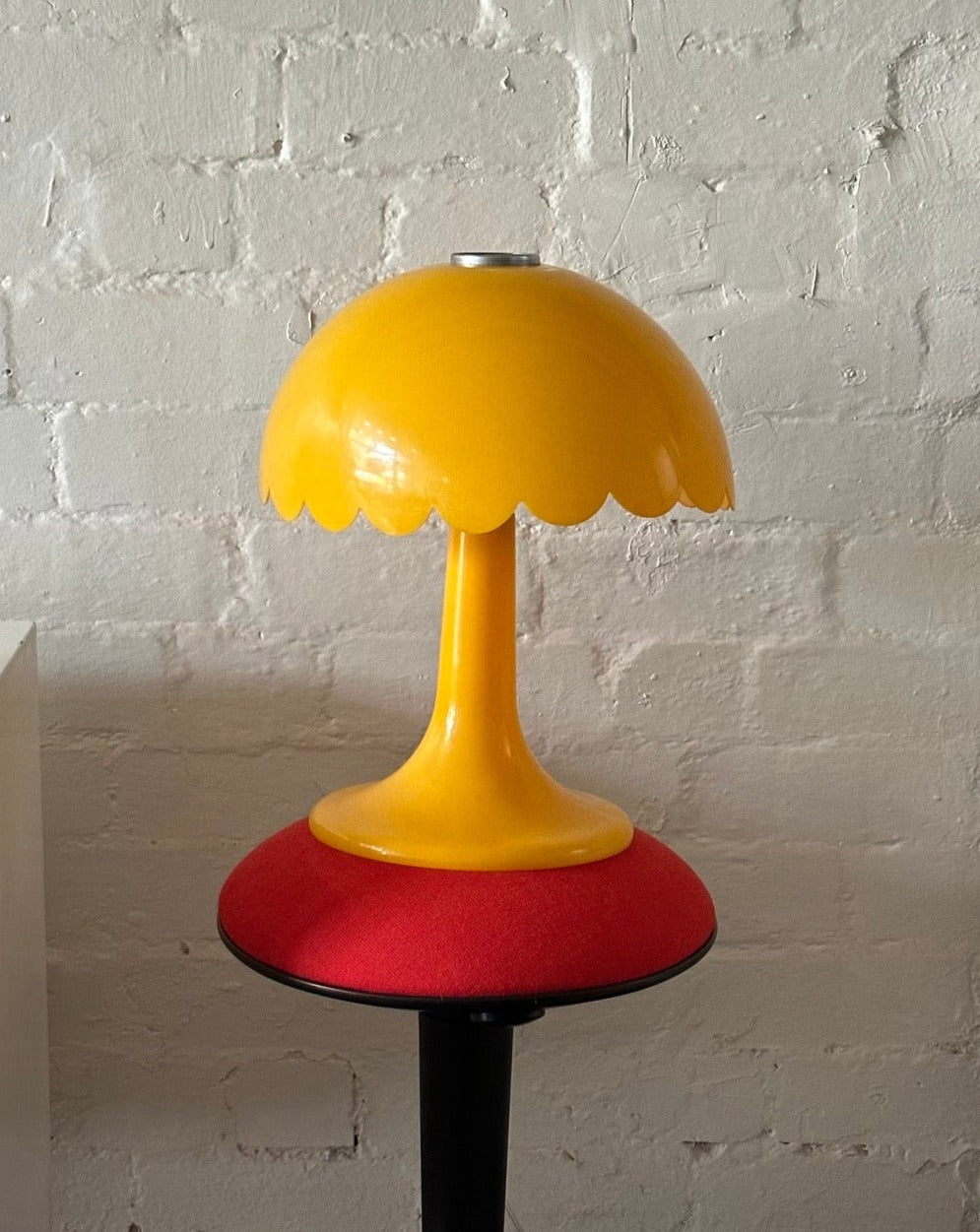 Plastic Scalloped Lamp