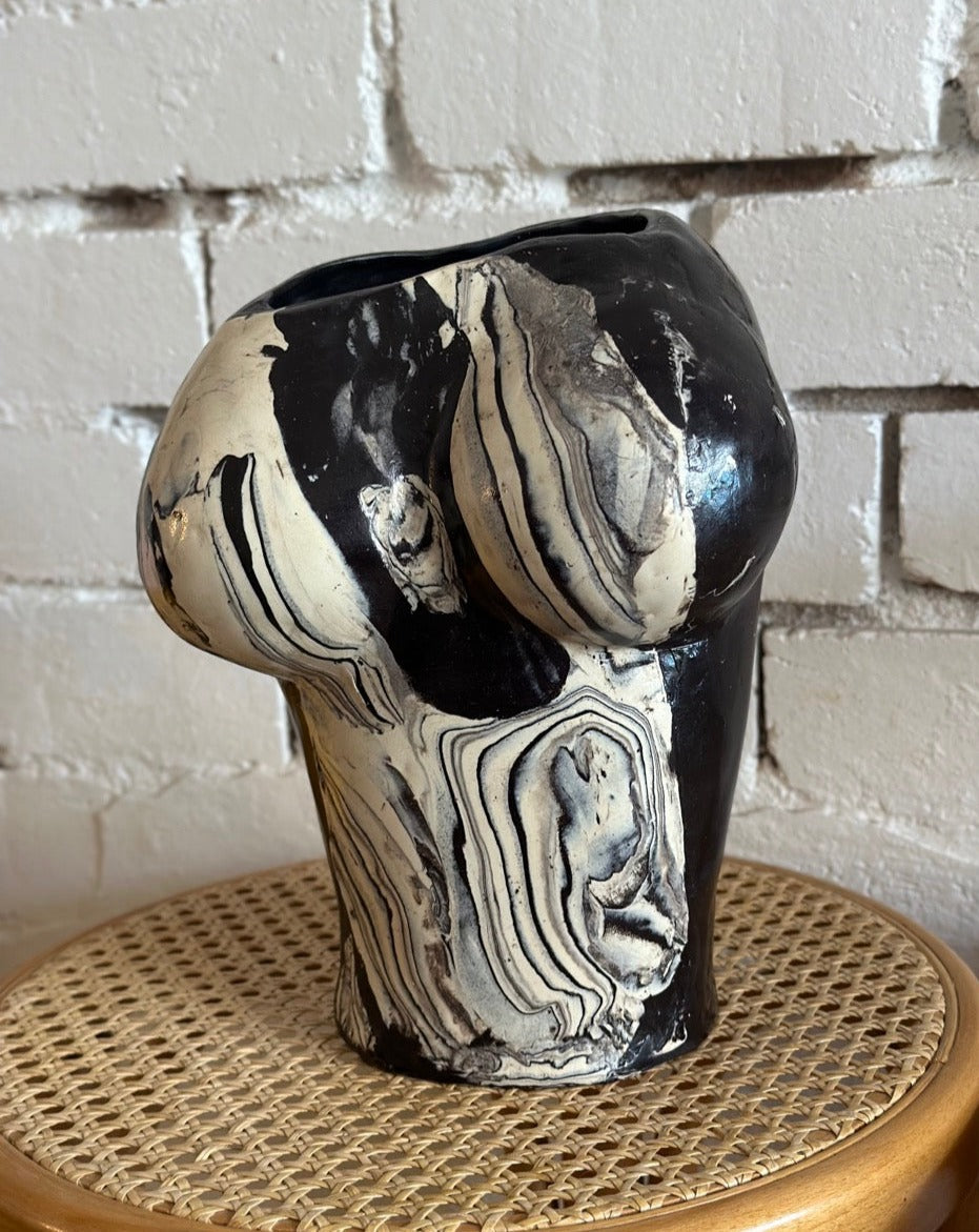 The Venus Edition Vase by Juyeon Ceramics