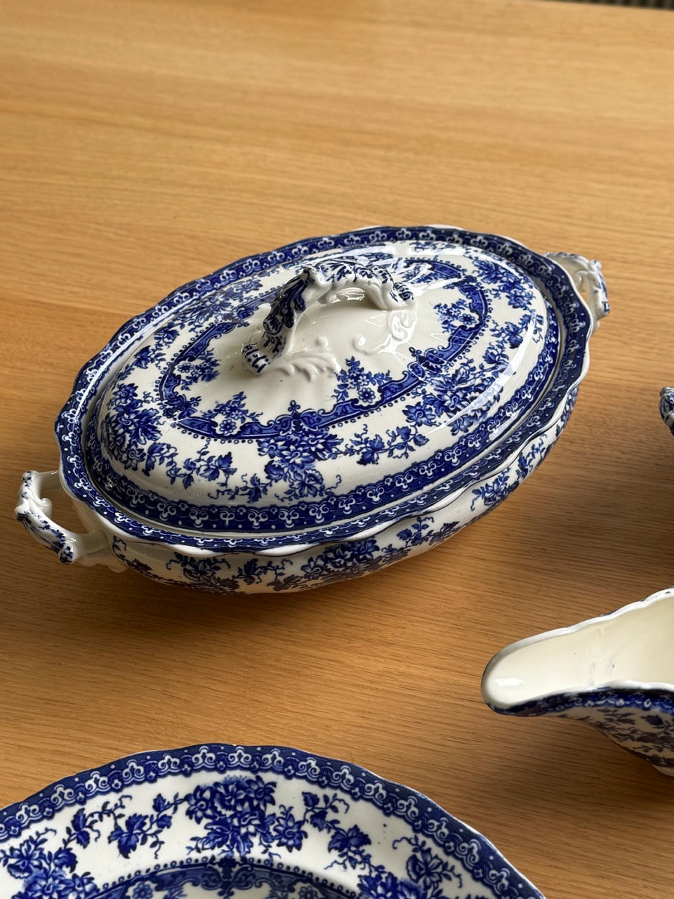 Antique Keeling & Co ‘Late Mayers’ Watford Patterned Serveware, United Kingdom, early 1900s
