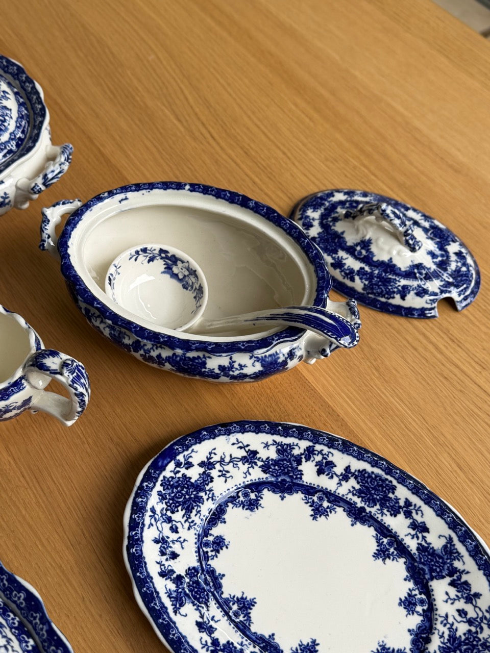Antique Keeling & Co ‘Late Mayers’ Watford Patterned Serveware, United Kingdom, early 1900s