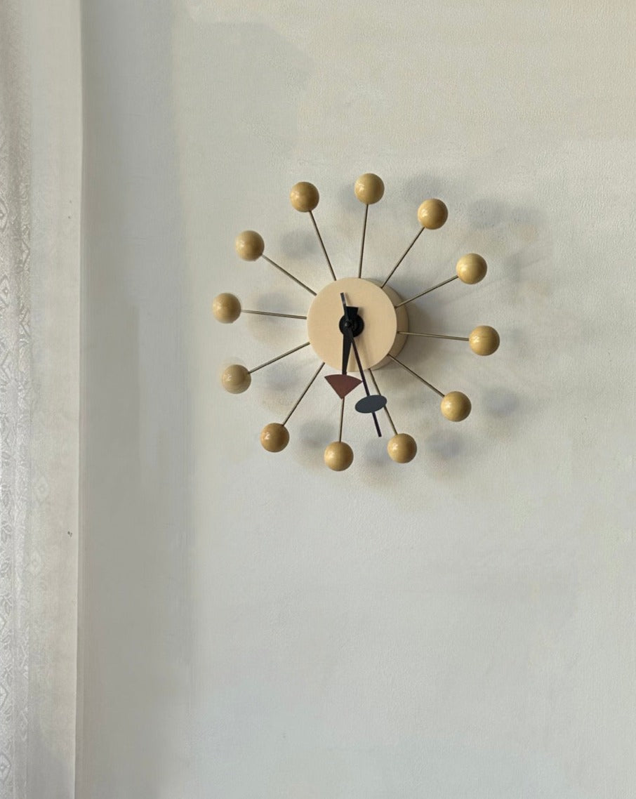 Vintage Ball Clock – Didi and Dora