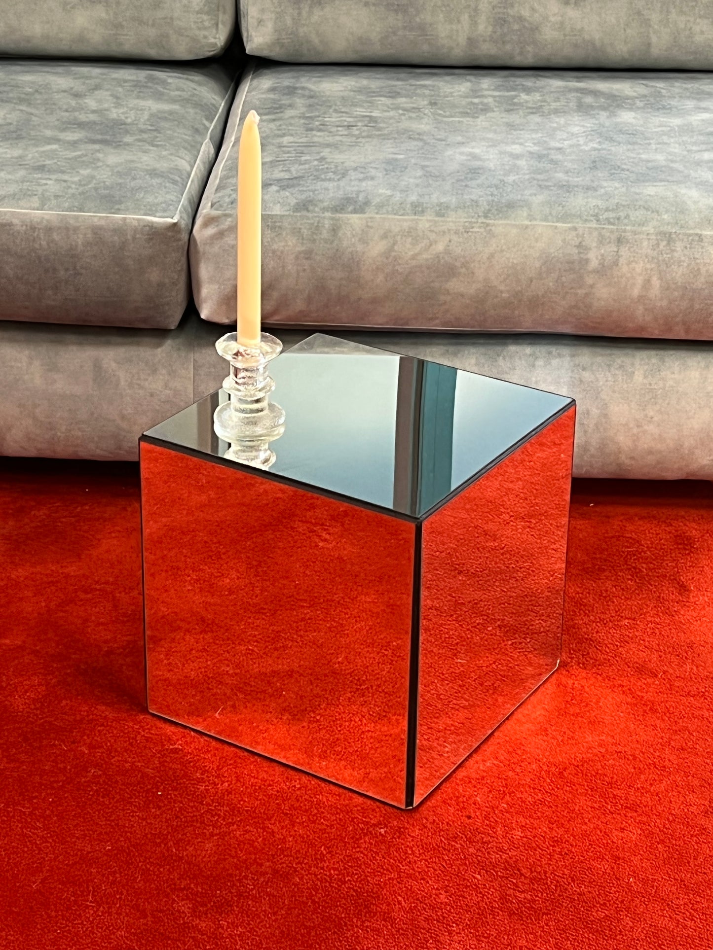 Mirror cube stand