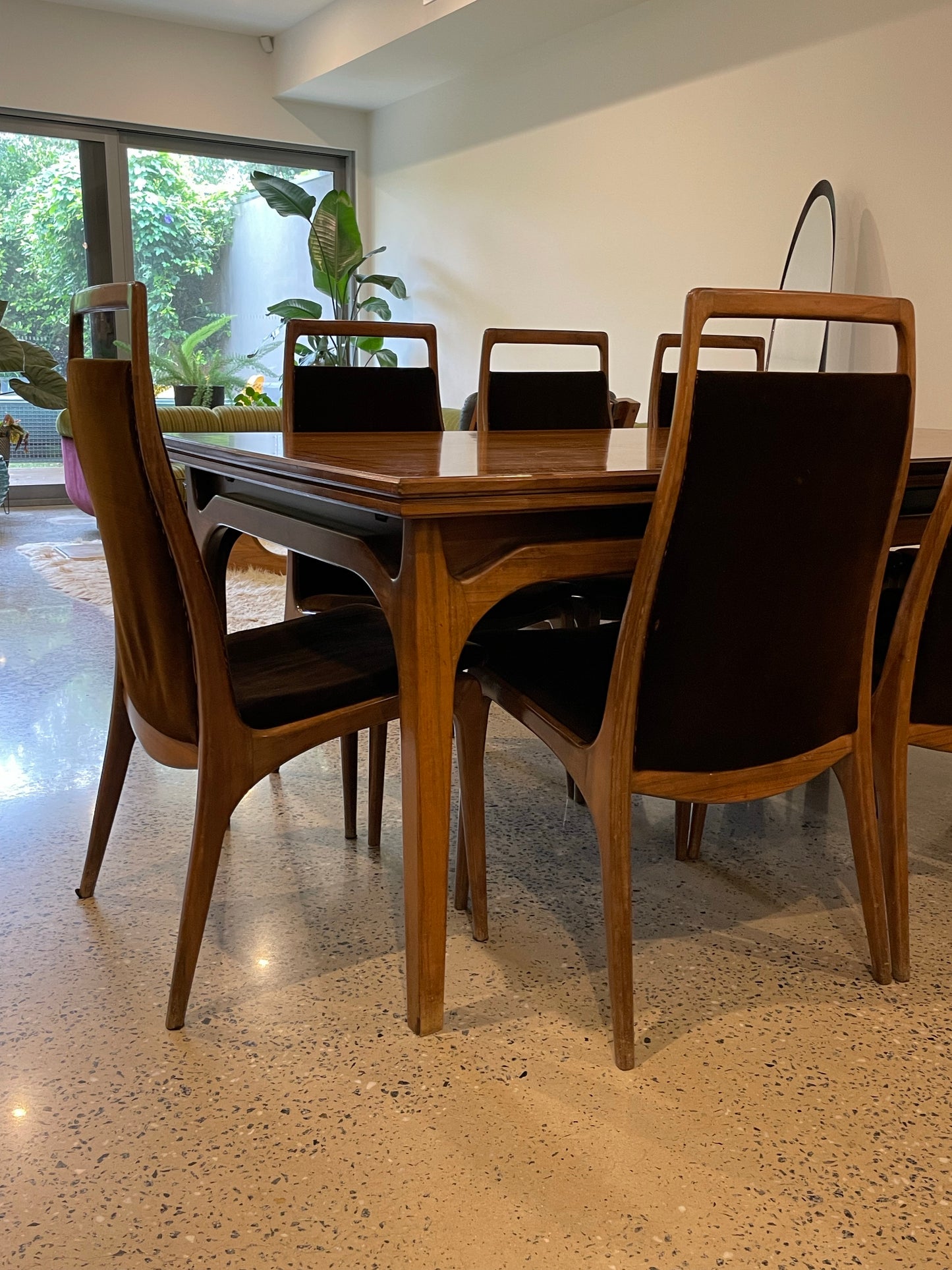 Dario Zoureff Dining Table and Chairs
